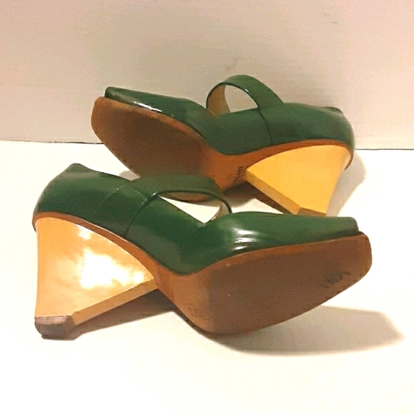 VINTAGE VIA SPIGA Peeptoe Patent Leather Maryjane Wood Architectural Heels - Picture 6 of 8